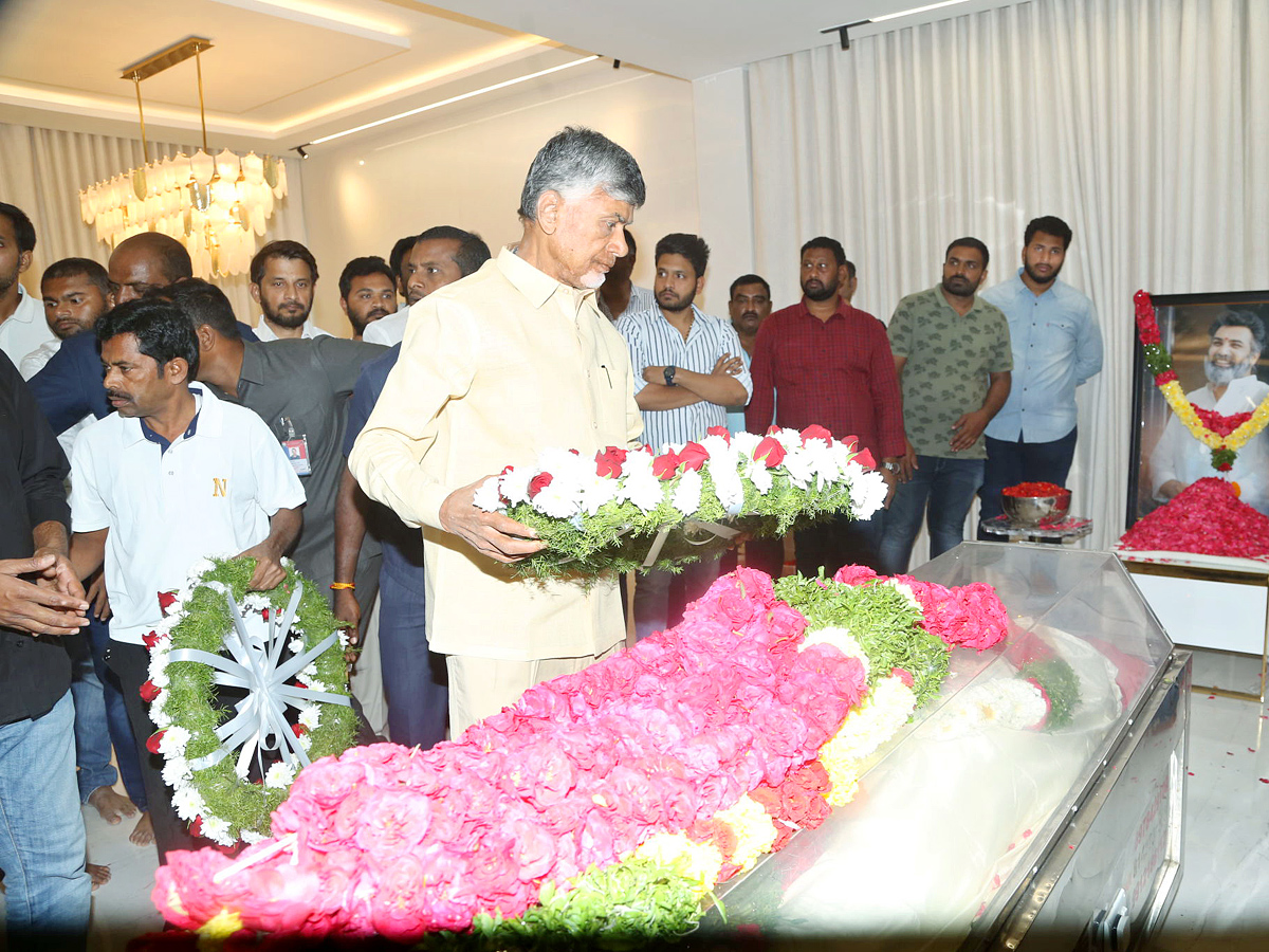 Stars politicians pay last respects to Taraka Ratna Photos - Sakshi31