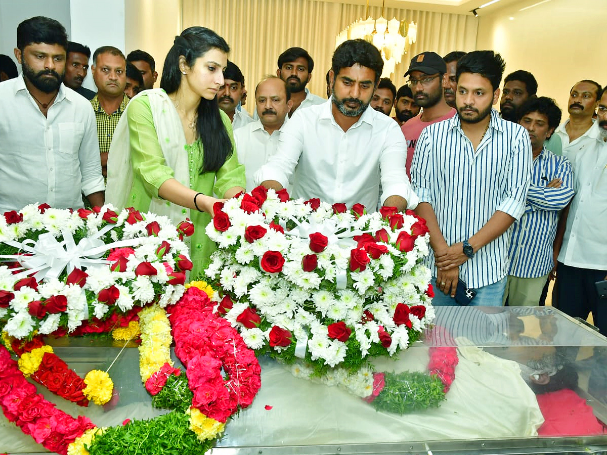 Stars politicians pay last respects to Taraka Ratna Photos - Sakshi32