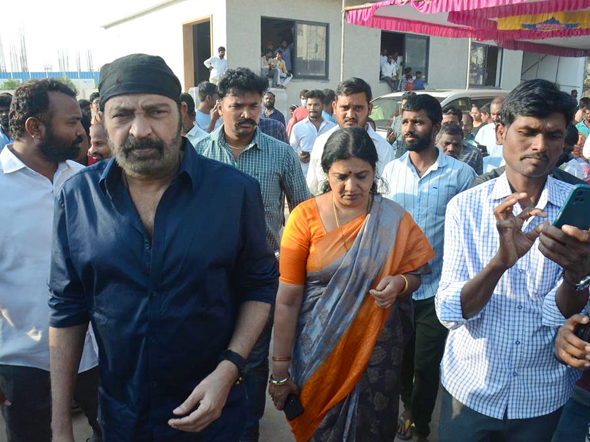 Stars politicians pay last respects to Taraka Ratna Photos - Sakshi49