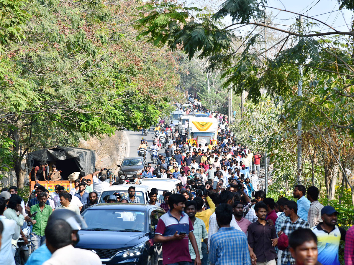  Taraka Ratna Funeral Photos - Sakshi32