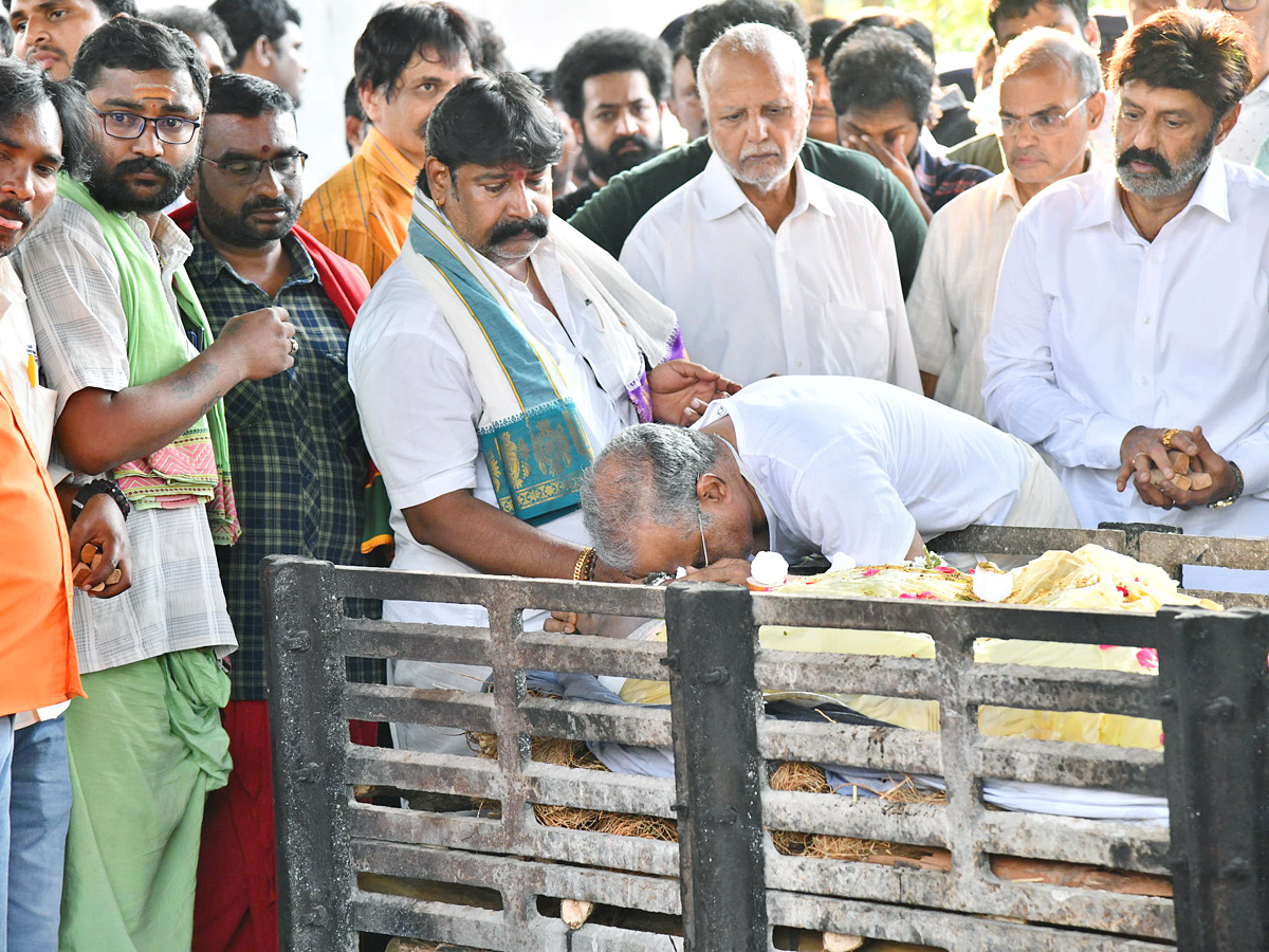  Taraka Ratna Funeral Photos - Sakshi27