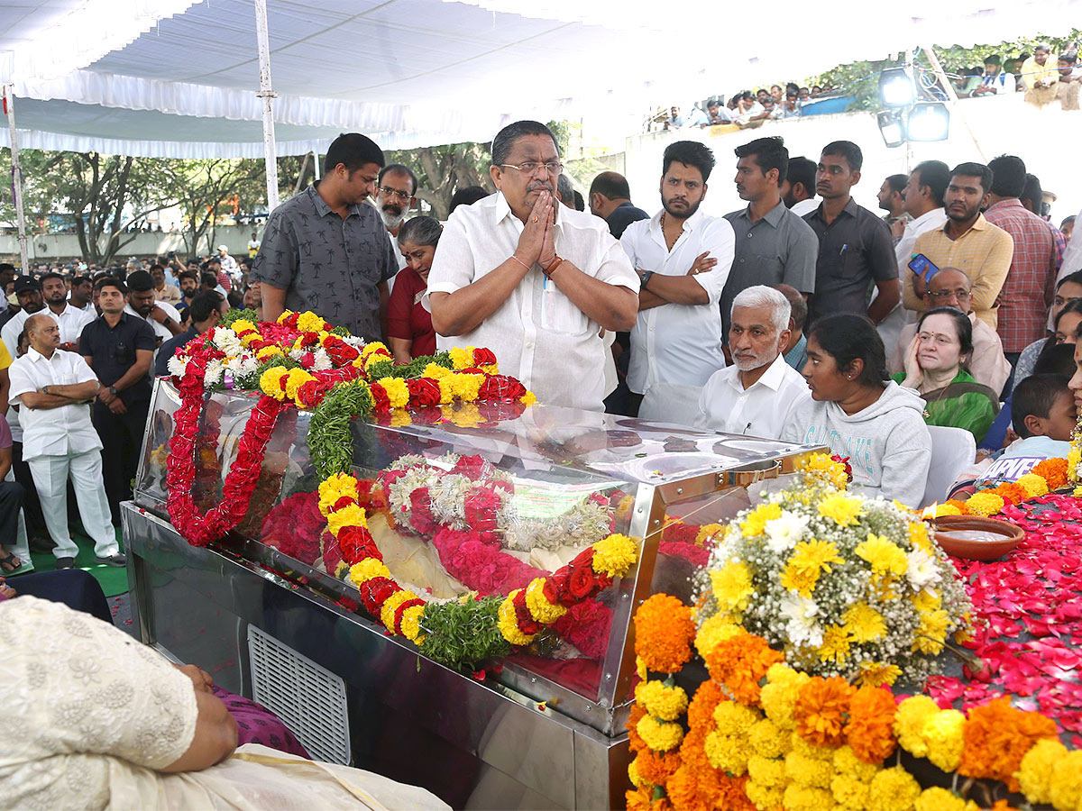 Family Members Final Respect to Nandamuri TarakaRathna FilmChamber - Sakshi40