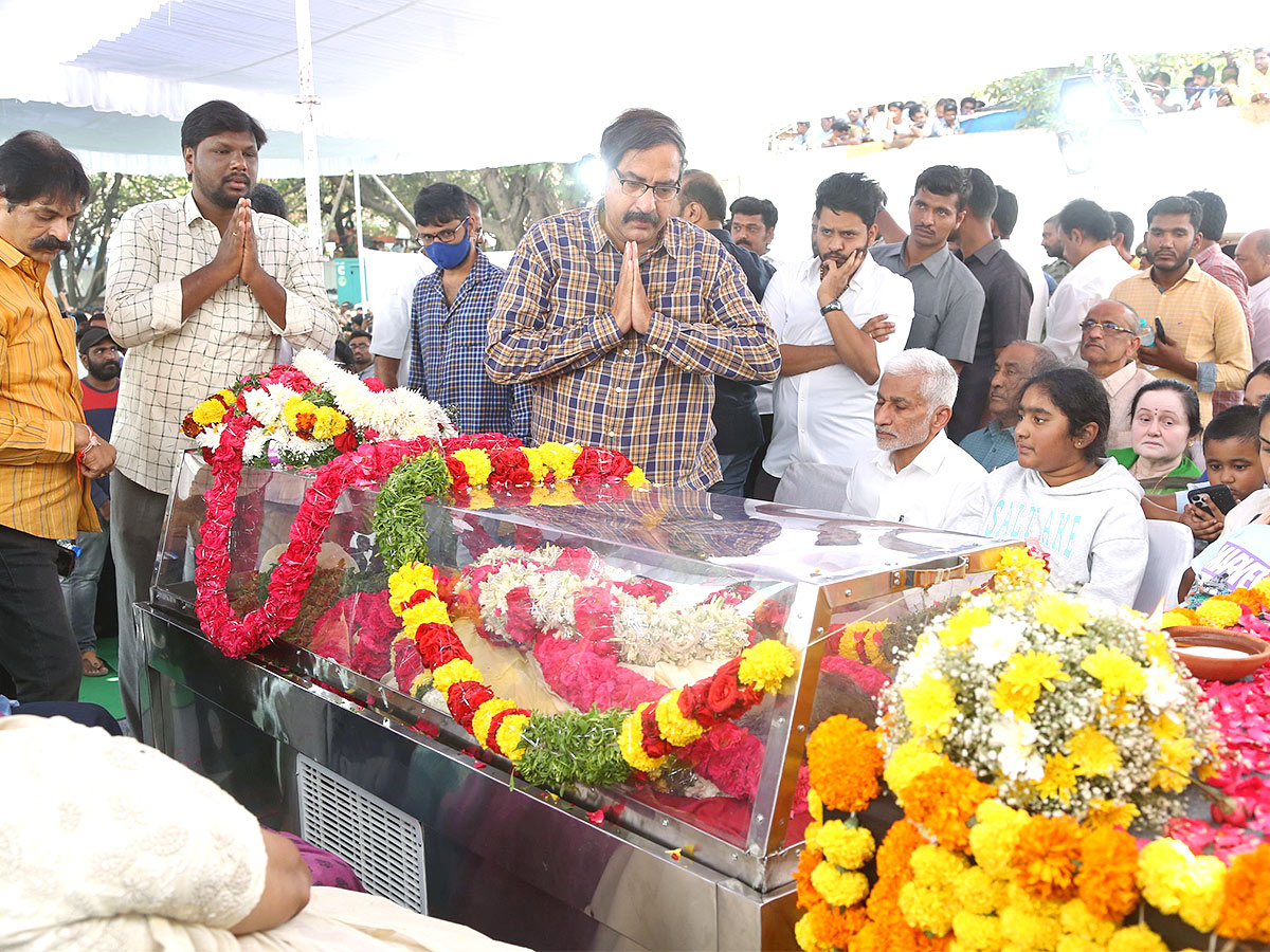 Family Members Final Respect to Nandamuri TarakaRathna FilmChamber - Sakshi42