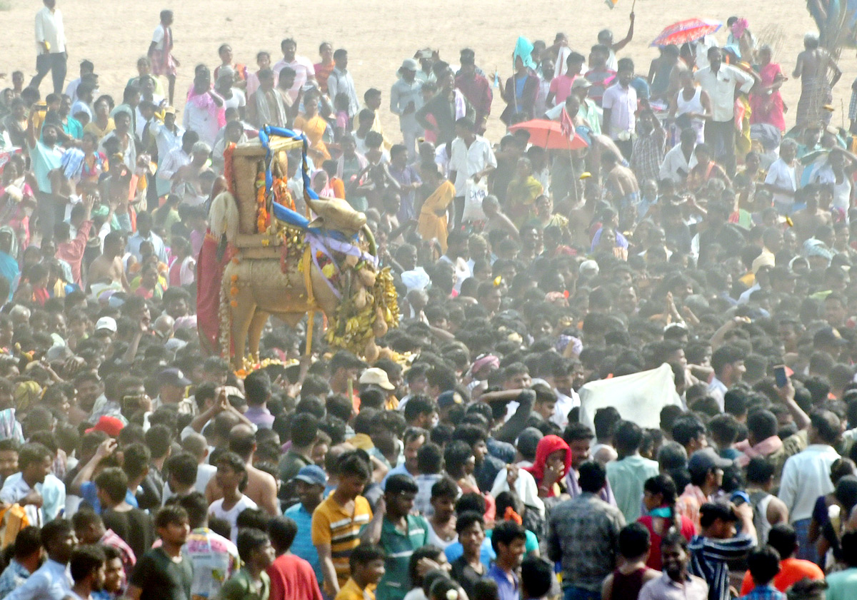 Srimukhalingam Temple in Srikakulam District - Sakshi7