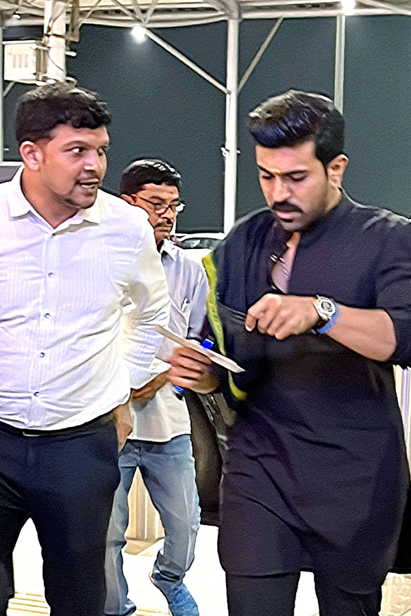 Ram Charan gets clicked at airport as he jets off to attend Oscars 2023 Photos - Sakshi4