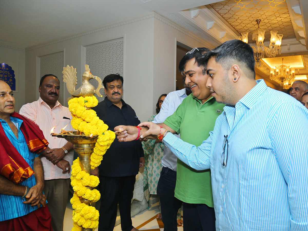 Asian Namrata shirodkar palace Heights Restaurant Grand opening Photos - Sakshi4