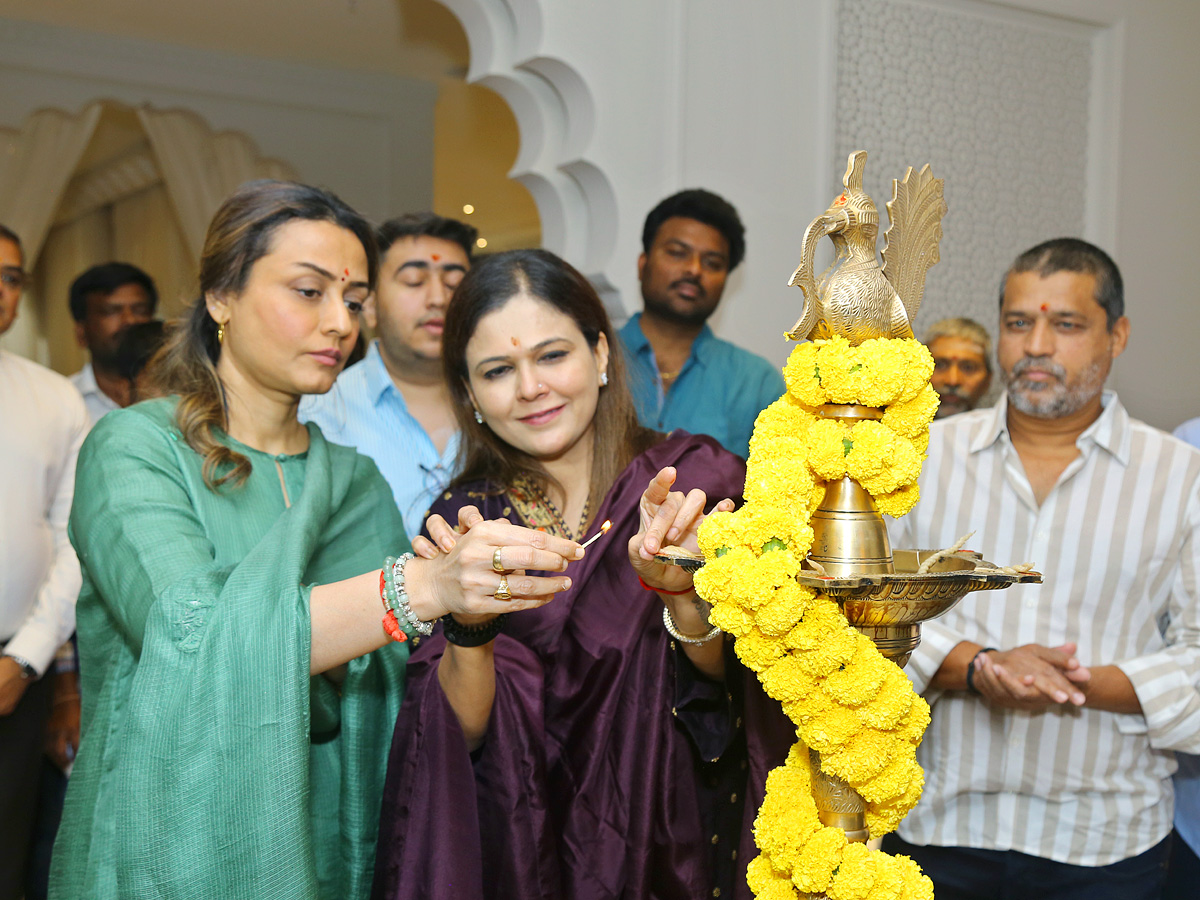 Asian Namrata shirodkar palace Heights Restaurant Grand opening Photos - Sakshi5