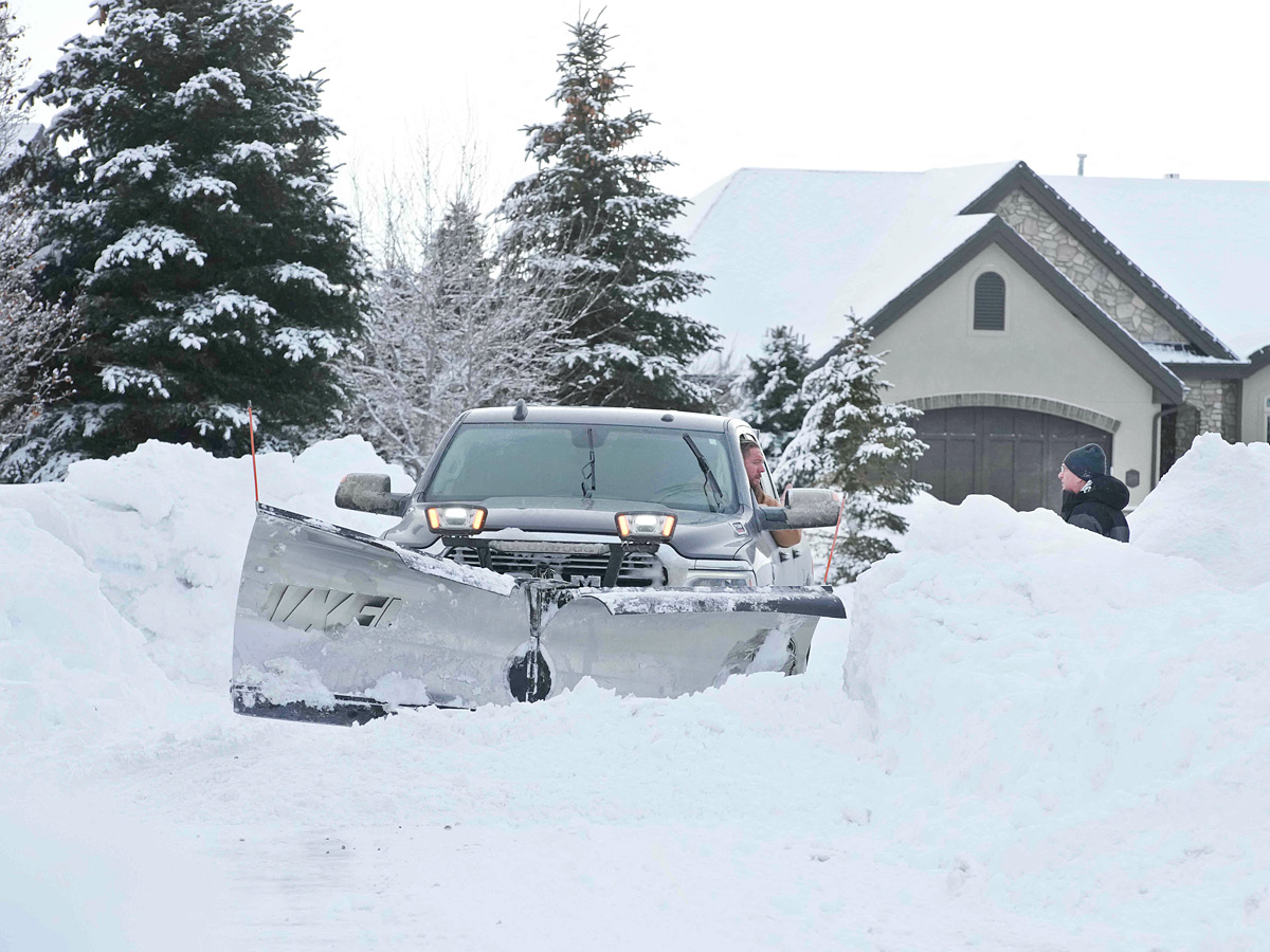 Massive Snow Storm Hits America Photos - Sakshi1