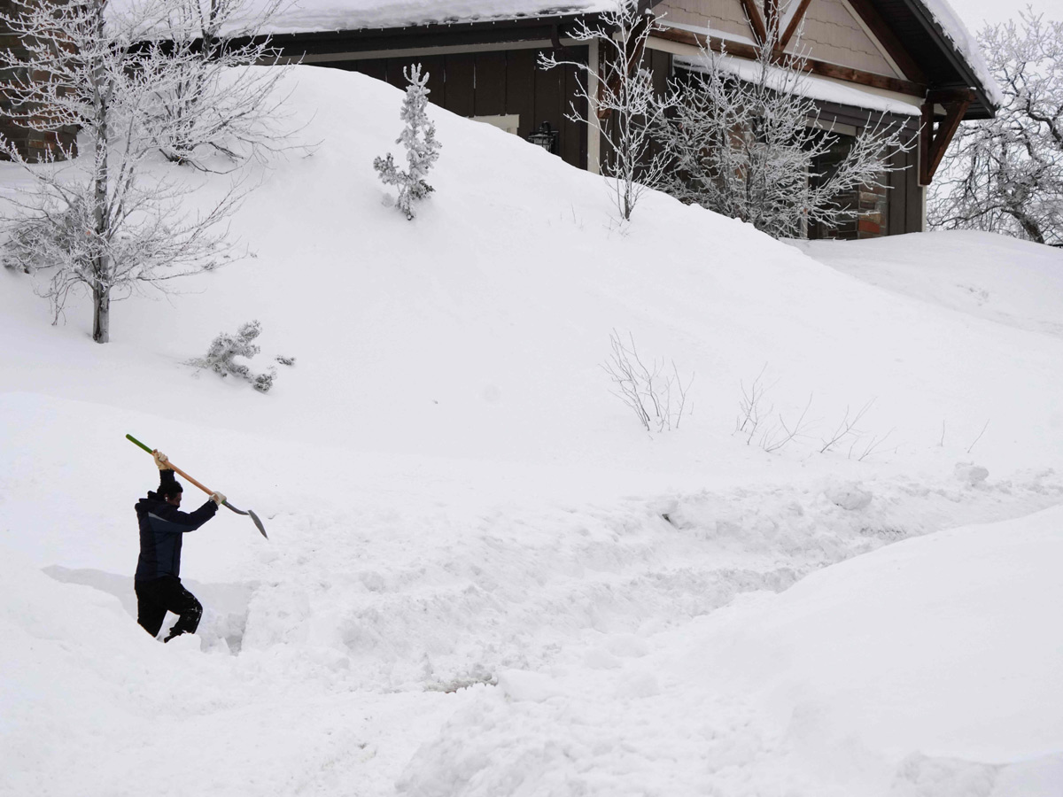 Massive Snow Storm Hits America Photos - Sakshi8