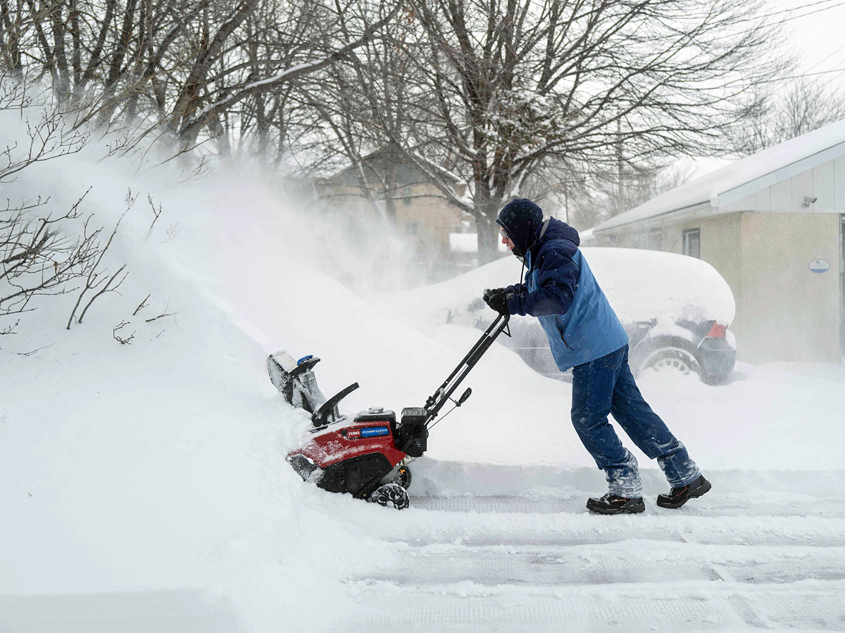 Massive Snow Storm Hits America Photos - Sakshi9