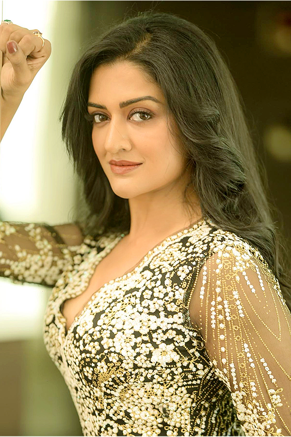 Actress Vimala Raman Latest Photos - Sakshi17