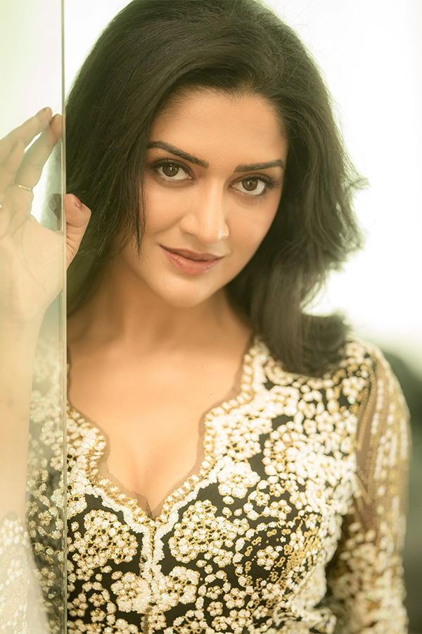 Actress Vimala Raman Latest Photos - Sakshi22