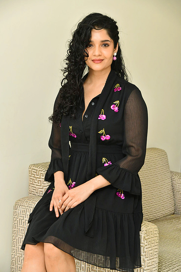 Ritika Singh Latest Pictures - Sakshi28