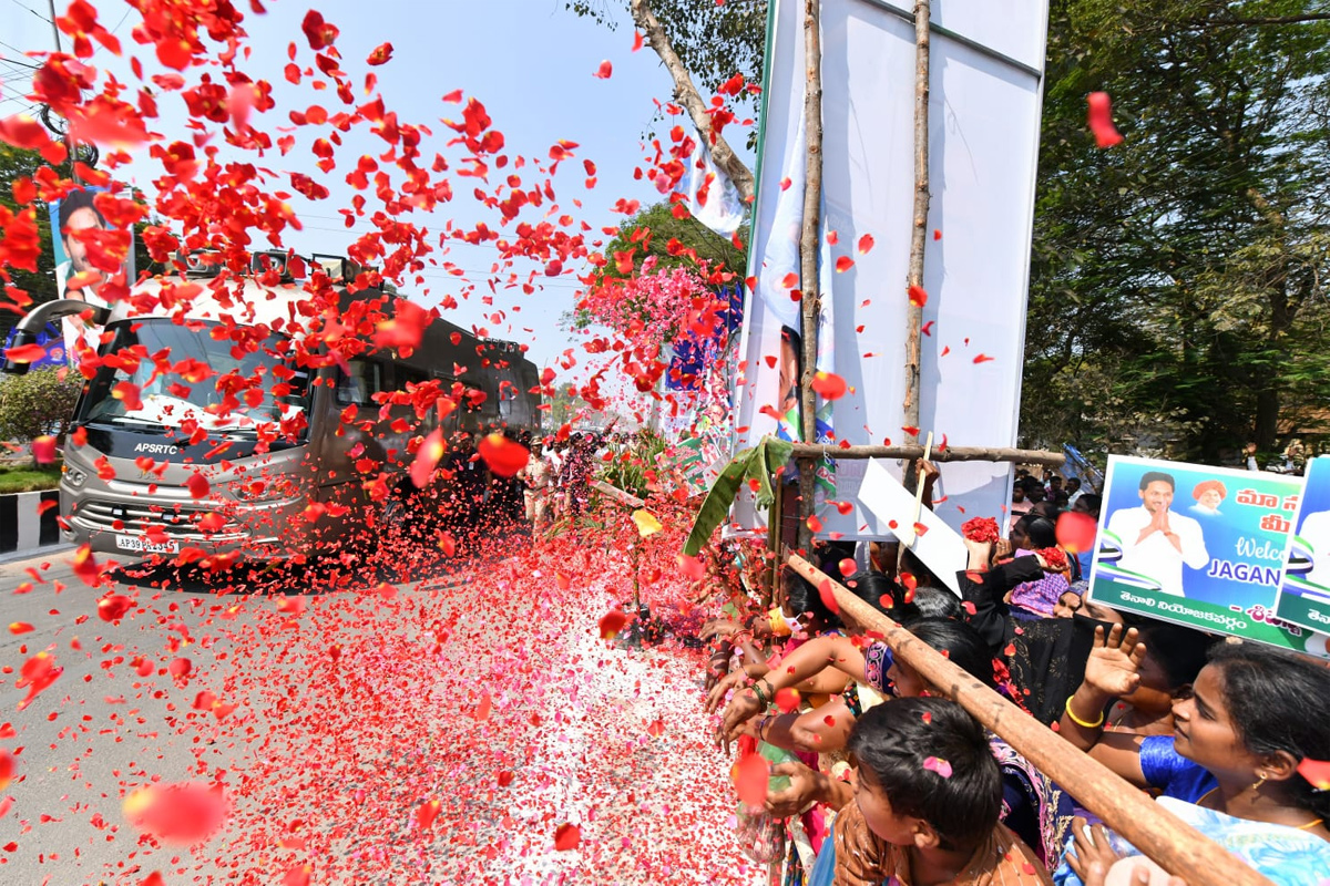 CM YS Jagan Tenali Tour Guntur District - Sakshi18