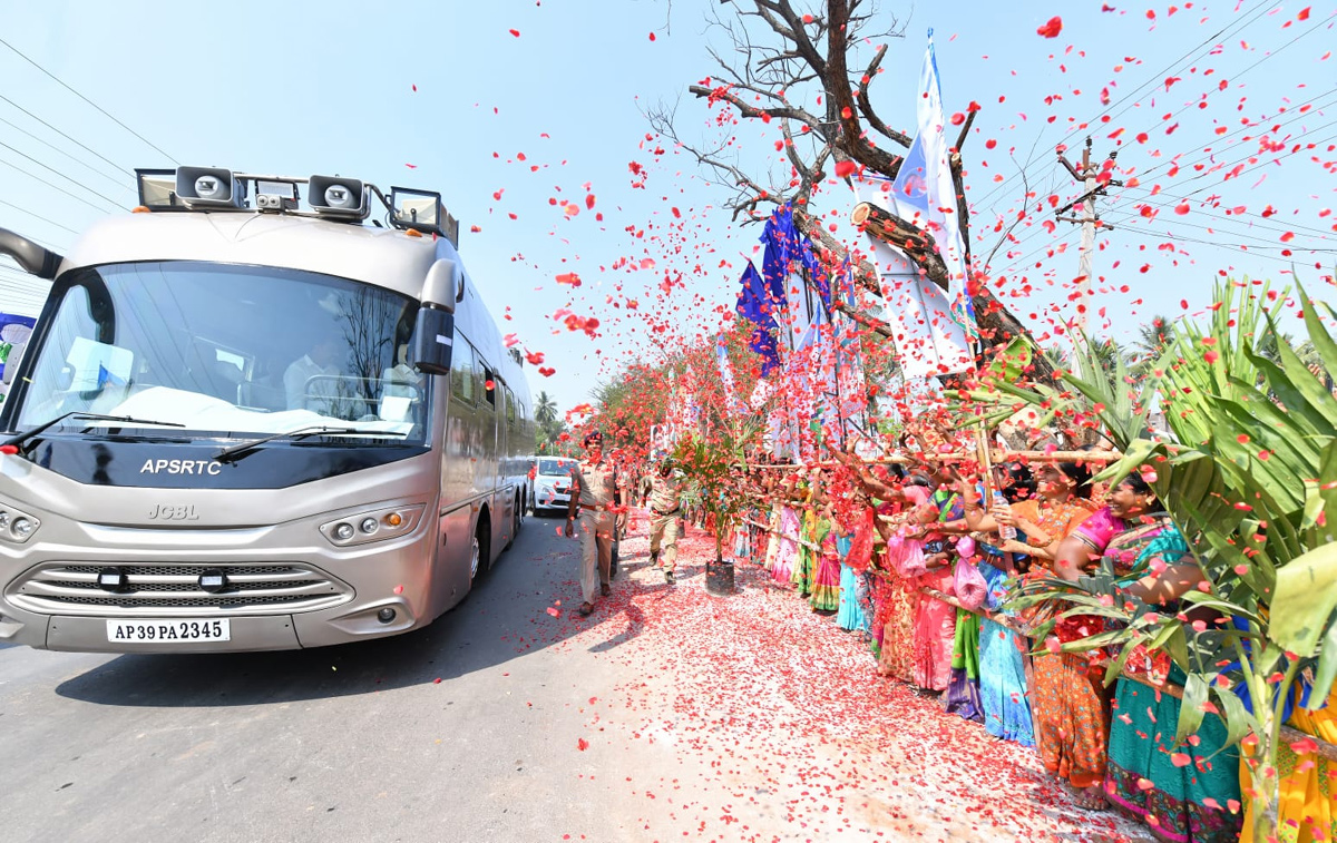 CM YS Jagan Tenali Tour Guntur District - Sakshi17