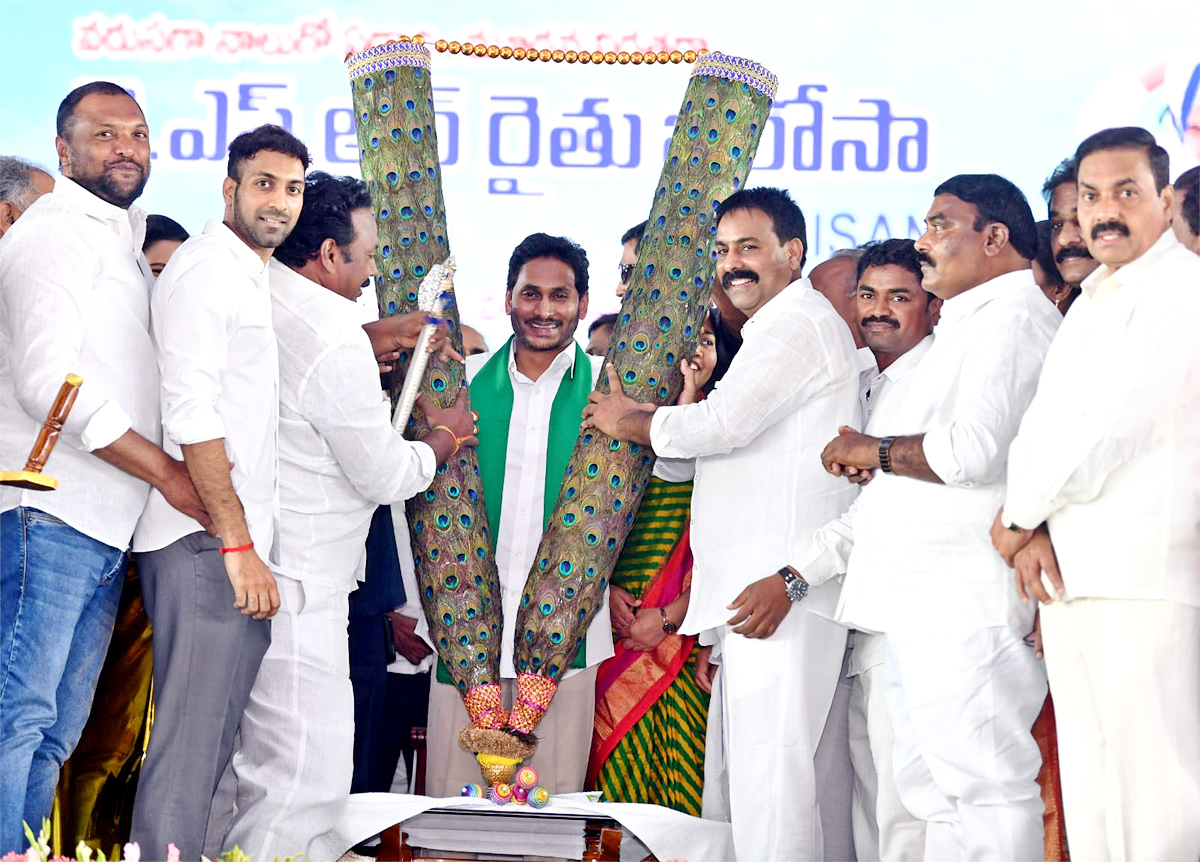 CM YS Jagan Tenali Tour Guntur District - Sakshi12