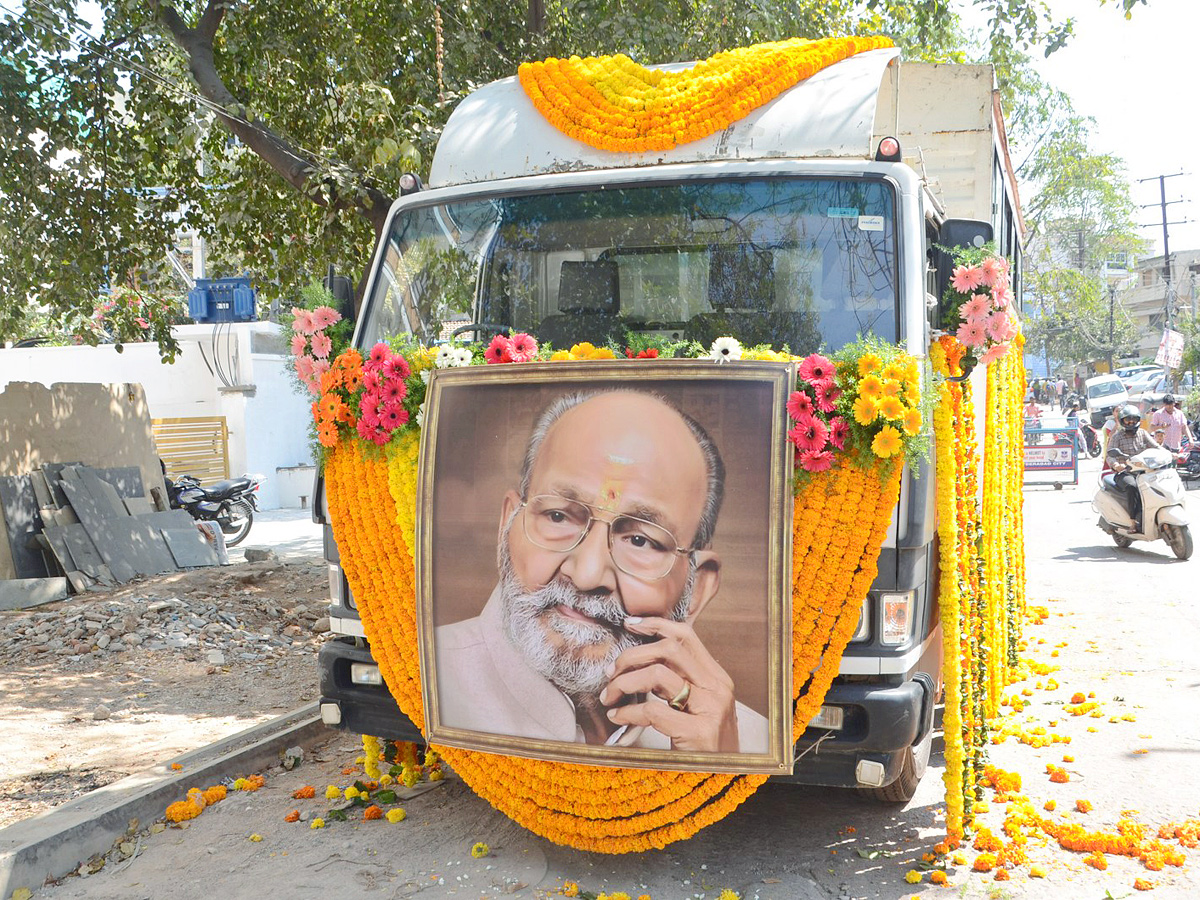 K Viswanath Funeral At Hyderabad Photo - Sakshi4