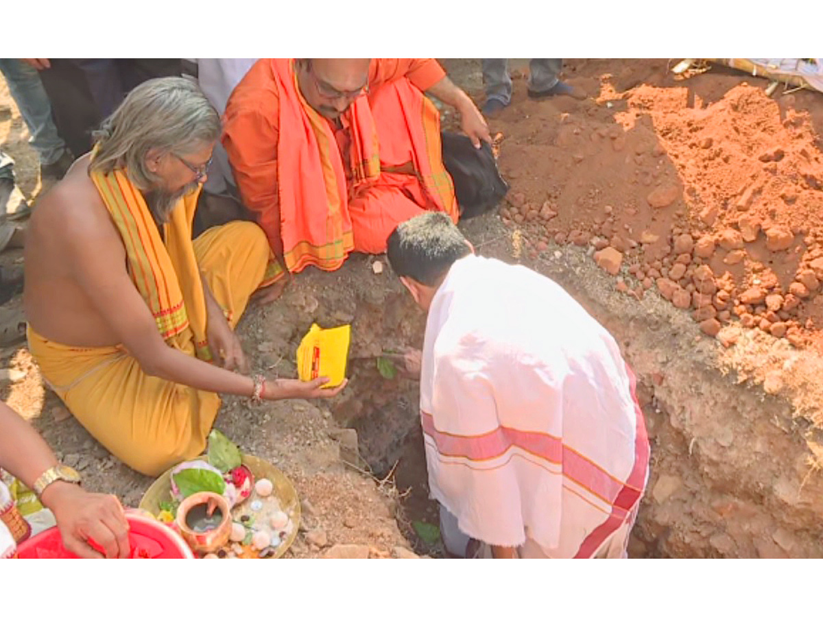 K Viswanath Funeral At Hyderabad Photo - Sakshi6