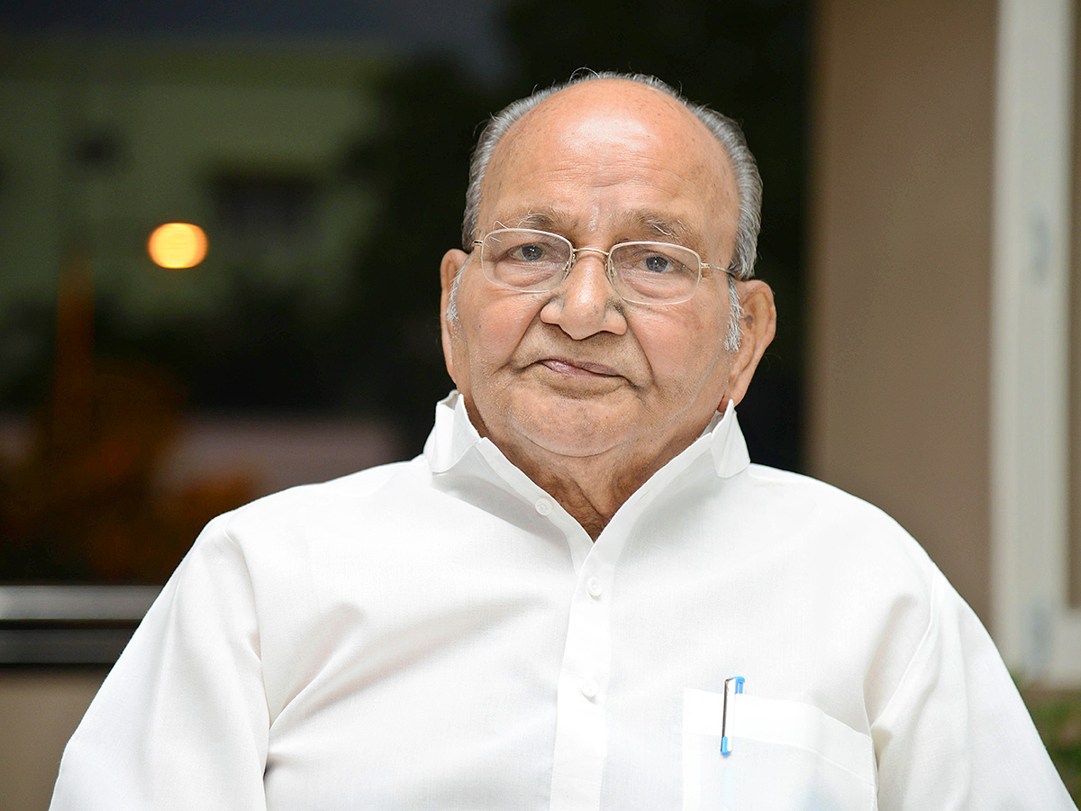 Legendary filmmaker K Viswanath Rare Photos  - Sakshi10