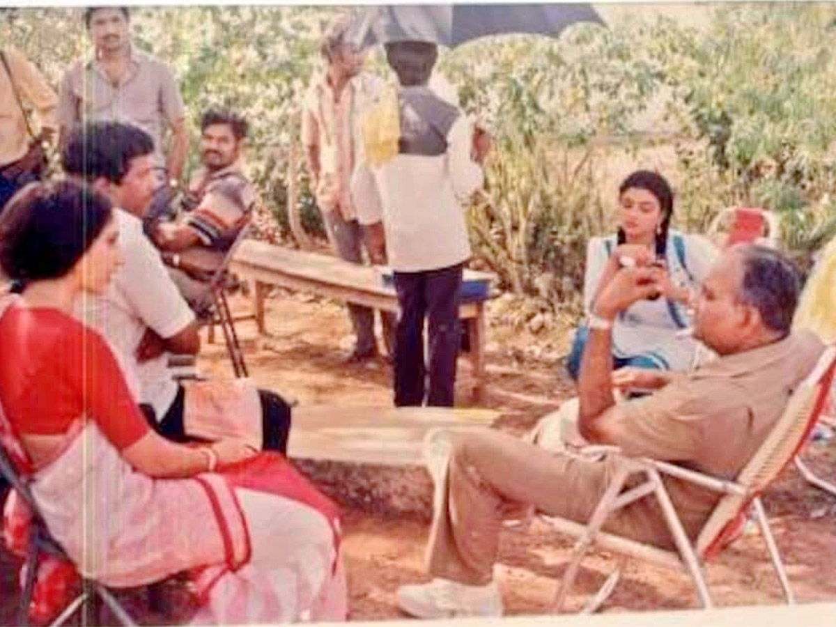 RIP Kalatapasvi: Legendary Director K Viswanath Rare Photos - Sakshi25