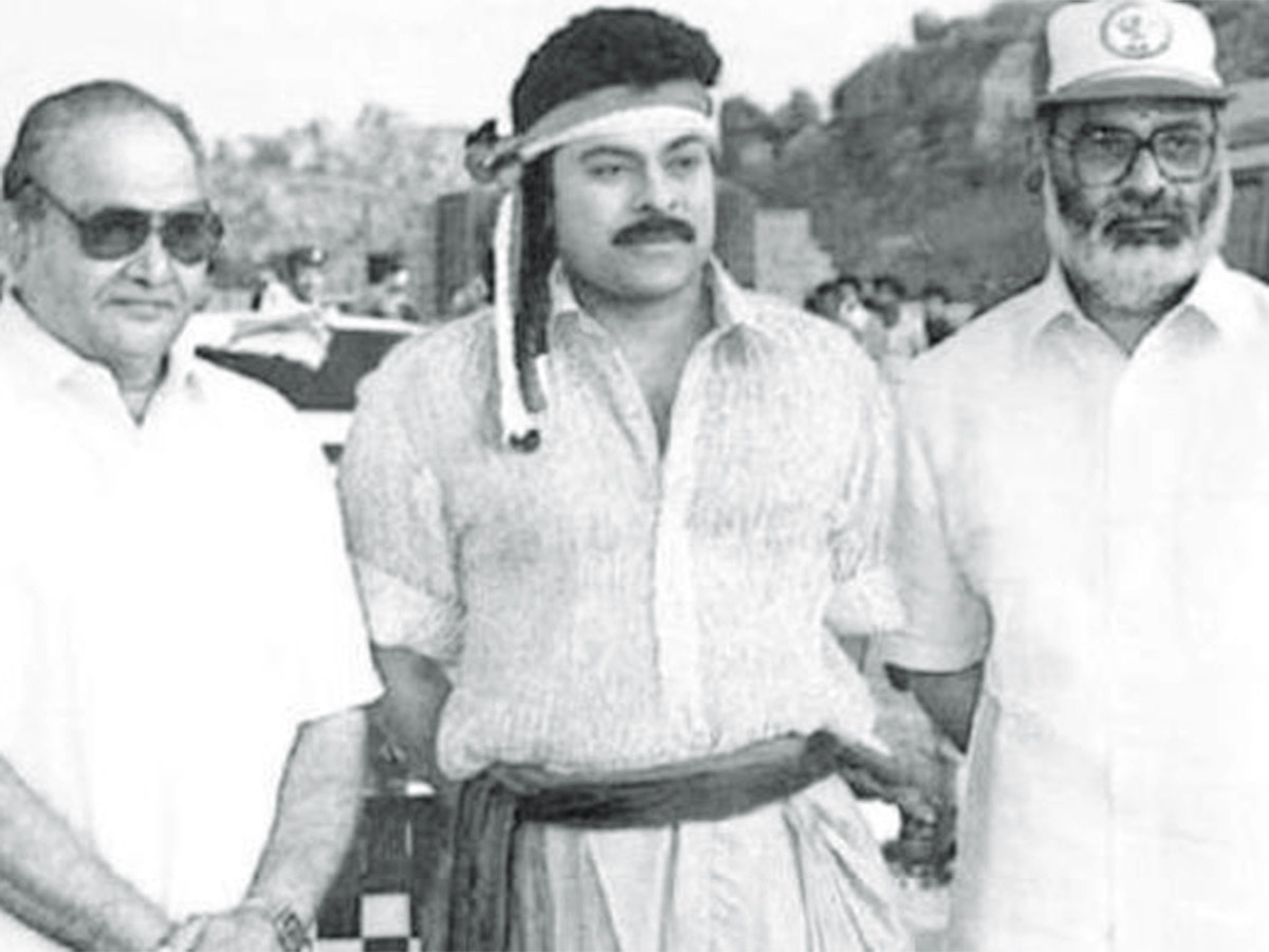 RIP Kalatapasvi: Legendary Director K Viswanath Rare Photos - Sakshi31