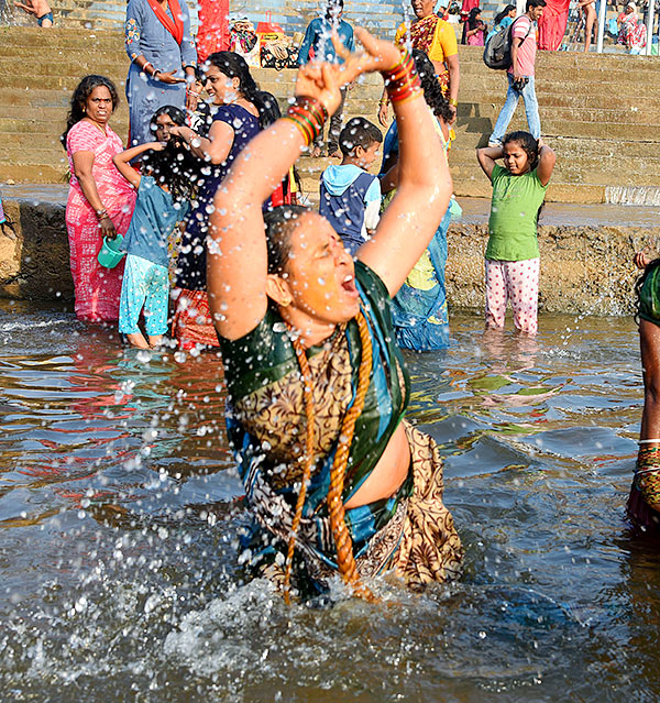 Sammakka Saralamma Chinna Jatara in Medaram Photos - Sakshi22