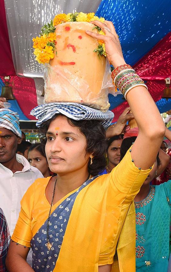 Sammakka Saralamma Chinna Jatara in Medaram Photos - Sakshi29