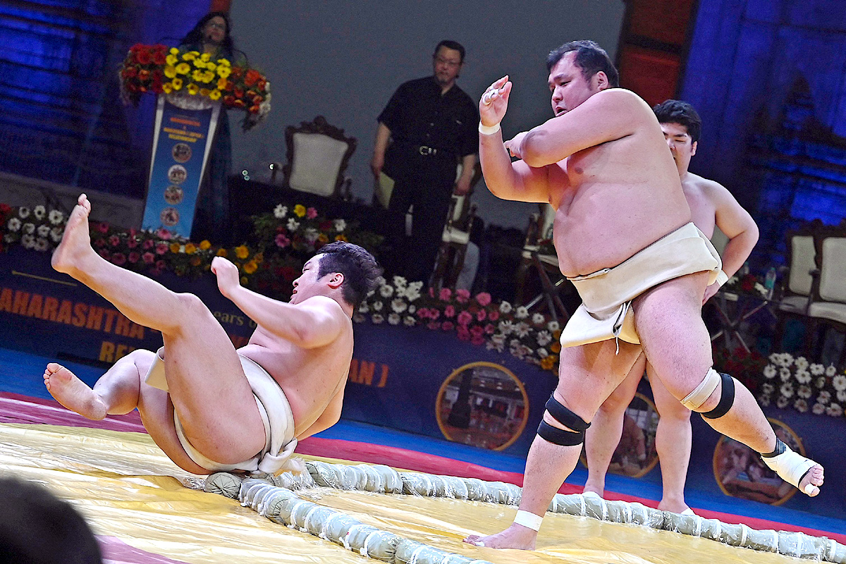 Japanese Sumo Wrestlers Pose In Mumbai  - Sakshi2