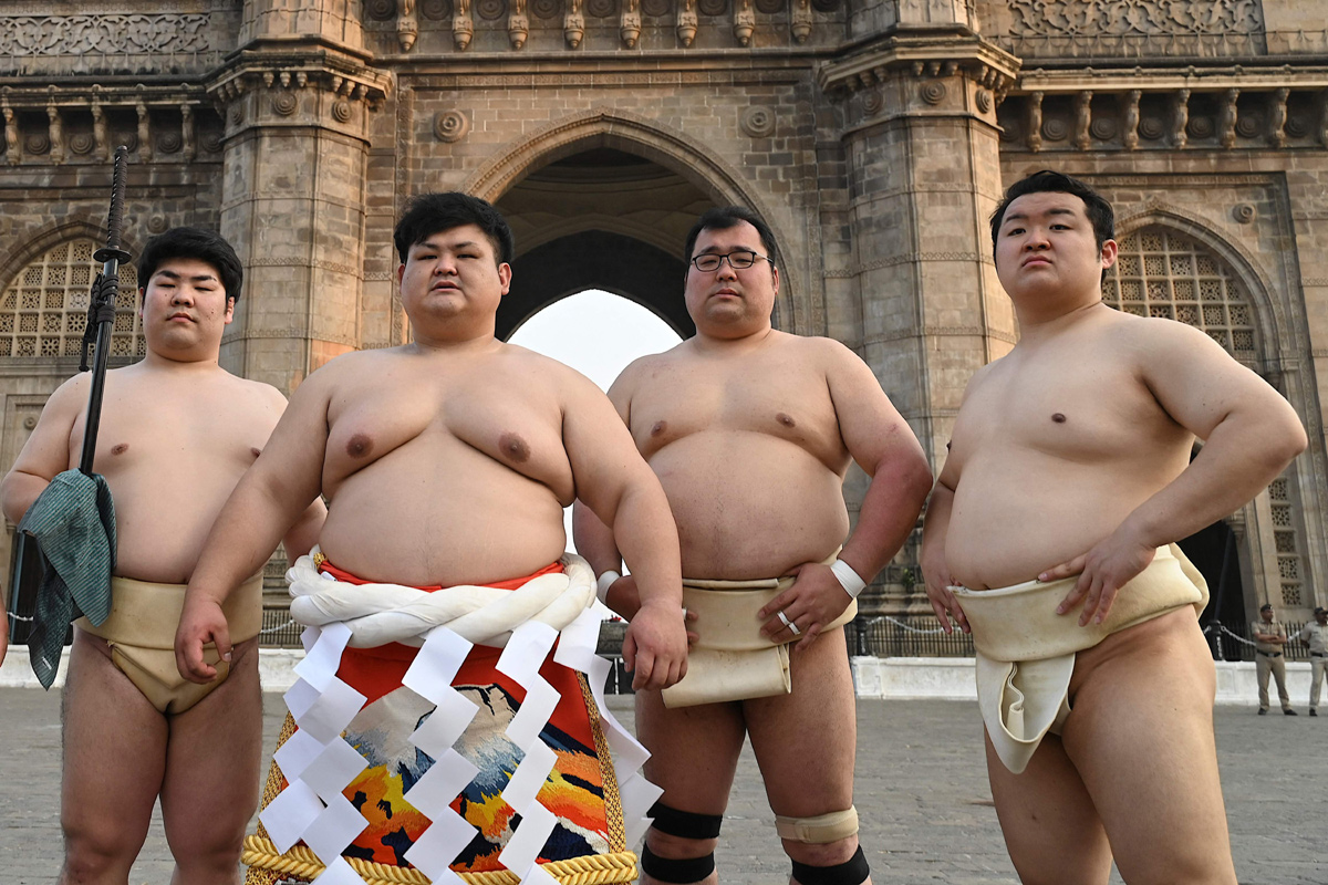 Japanese Sumo Wrestlers Pose In Mumbai  - Sakshi11