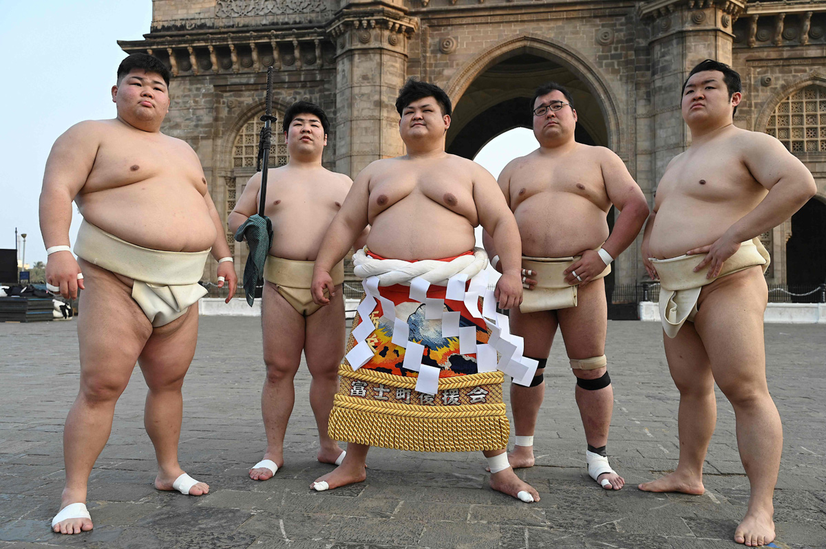 Japanese Sumo Wrestlers Pose In Mumbai  - Sakshi12