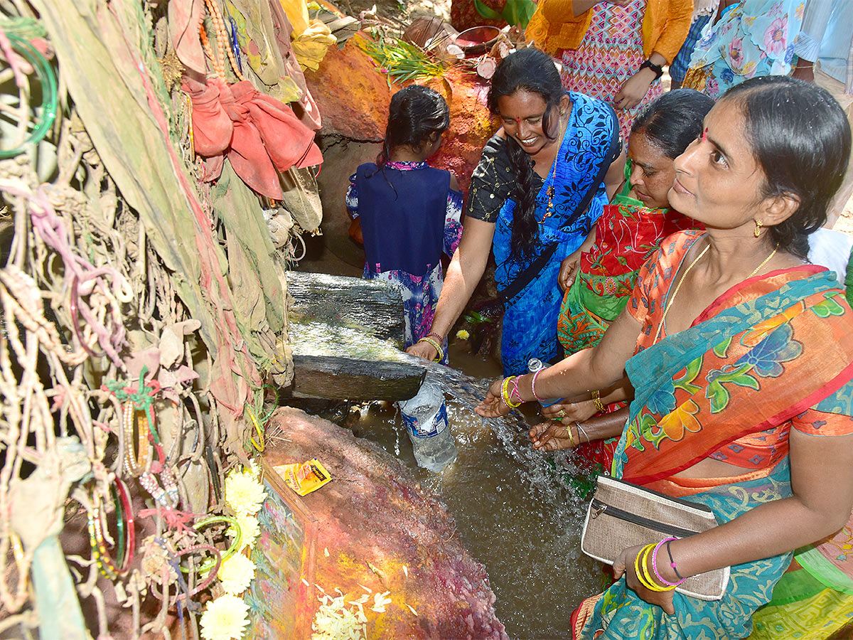 Medaram Sammakka Sarakka Chinna Jatara 2023 Photos - Sakshi10