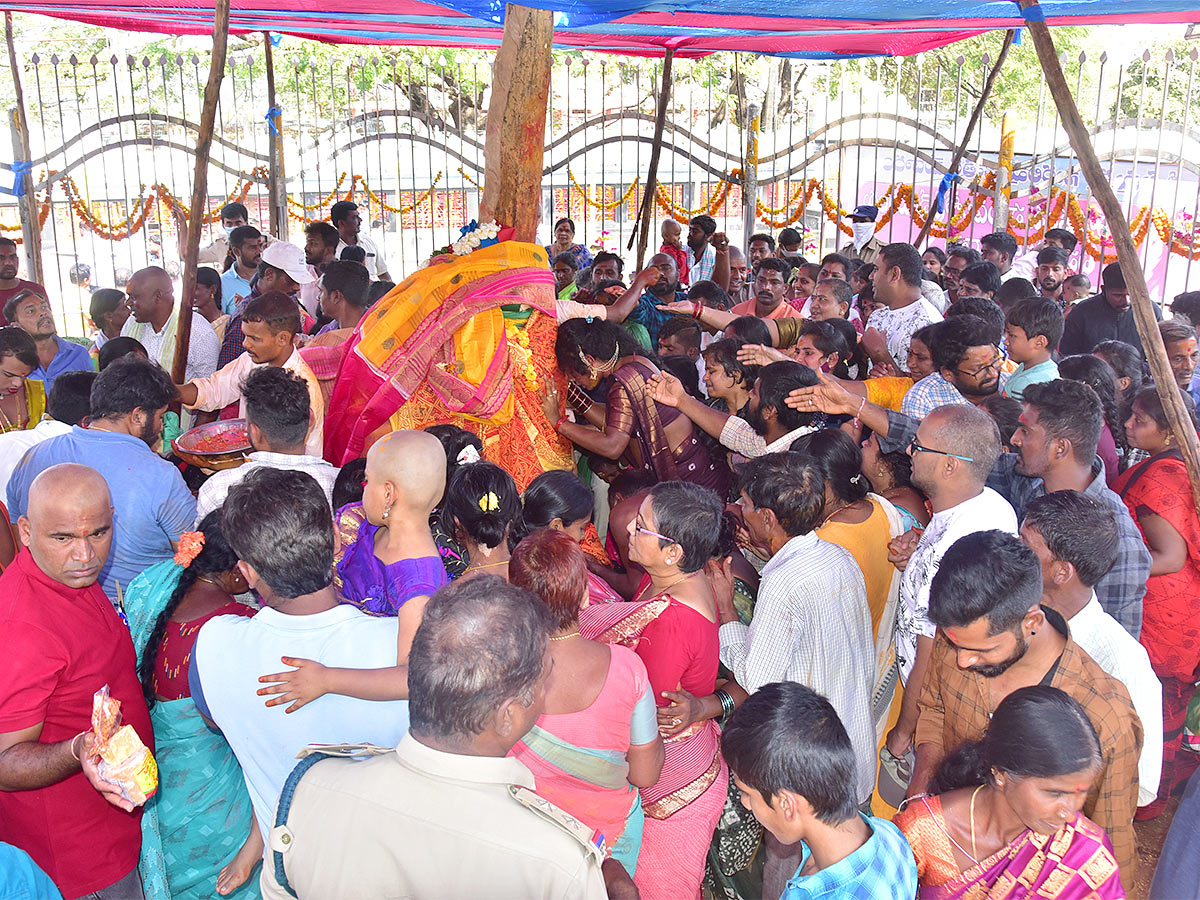 Medaram Sammakka Sarakka Chinna Jatara 2023 Photos - Sakshi2