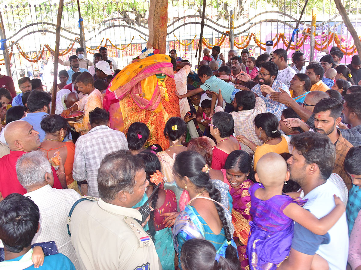 Medaram Sammakka Sarakka Chinna Jatara 2023 Photos - Sakshi20