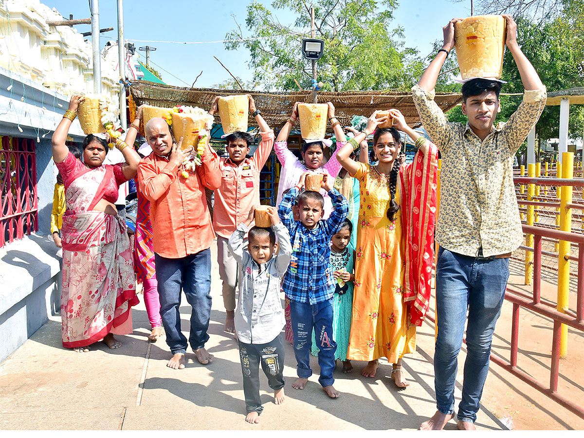 Medaram Sammakka Sarakka Chinna Jatara 2023 Photos - Sakshi4