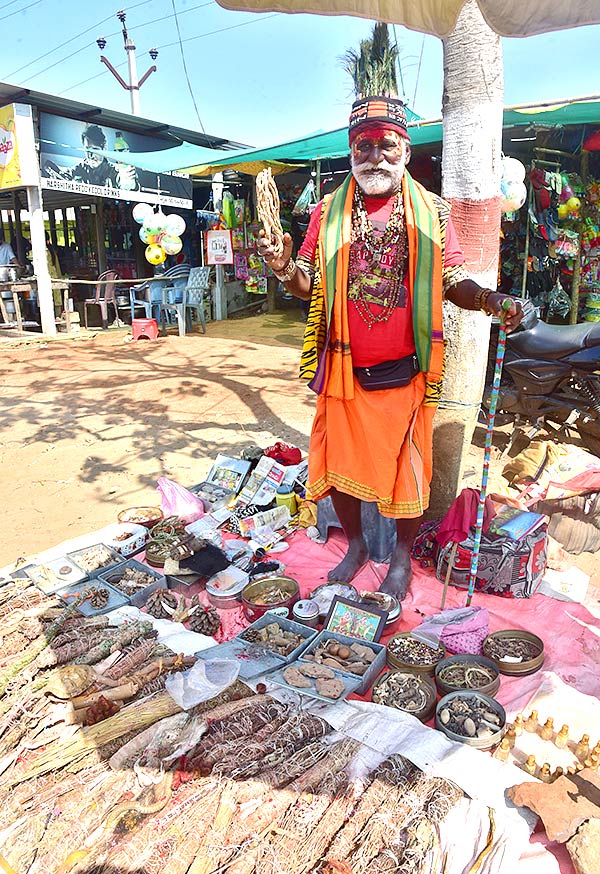 Medaram Sammakka Sarakka Chinna Jatara 2023 Photos - Sakshi43