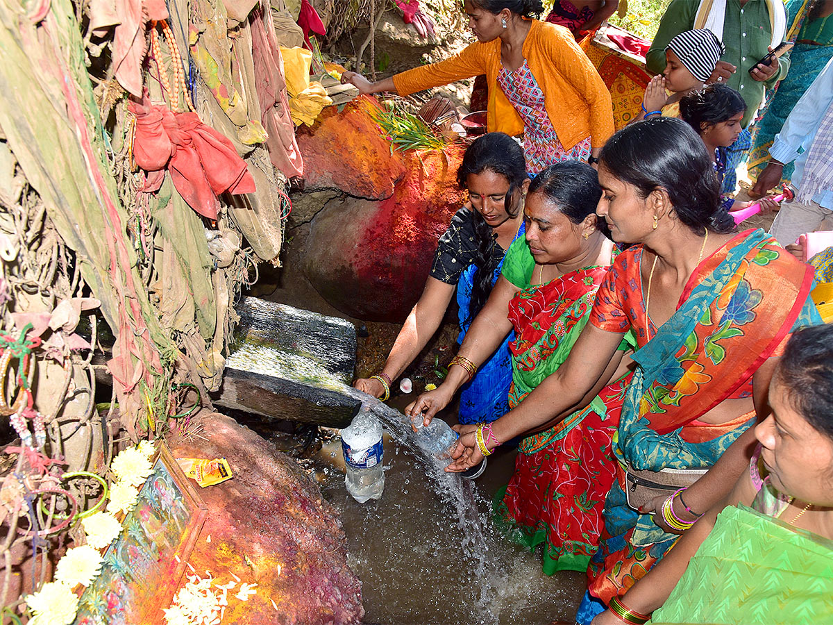 Medaram Sammakka Sarakka Chinna Jatara 2023 Photos - Sakshi6