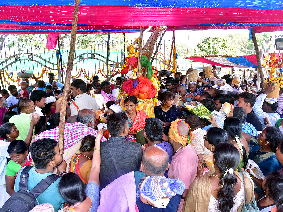 Medaram Sammakka Sarakka Chinna Jatara 2023 Photos - Sakshi7