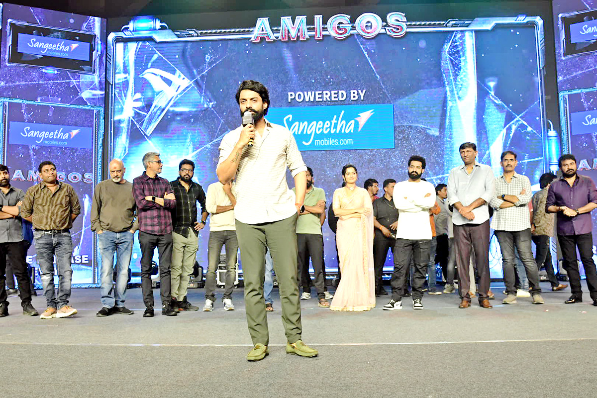 Amigos Pre Release Event Photos  - Sakshi23