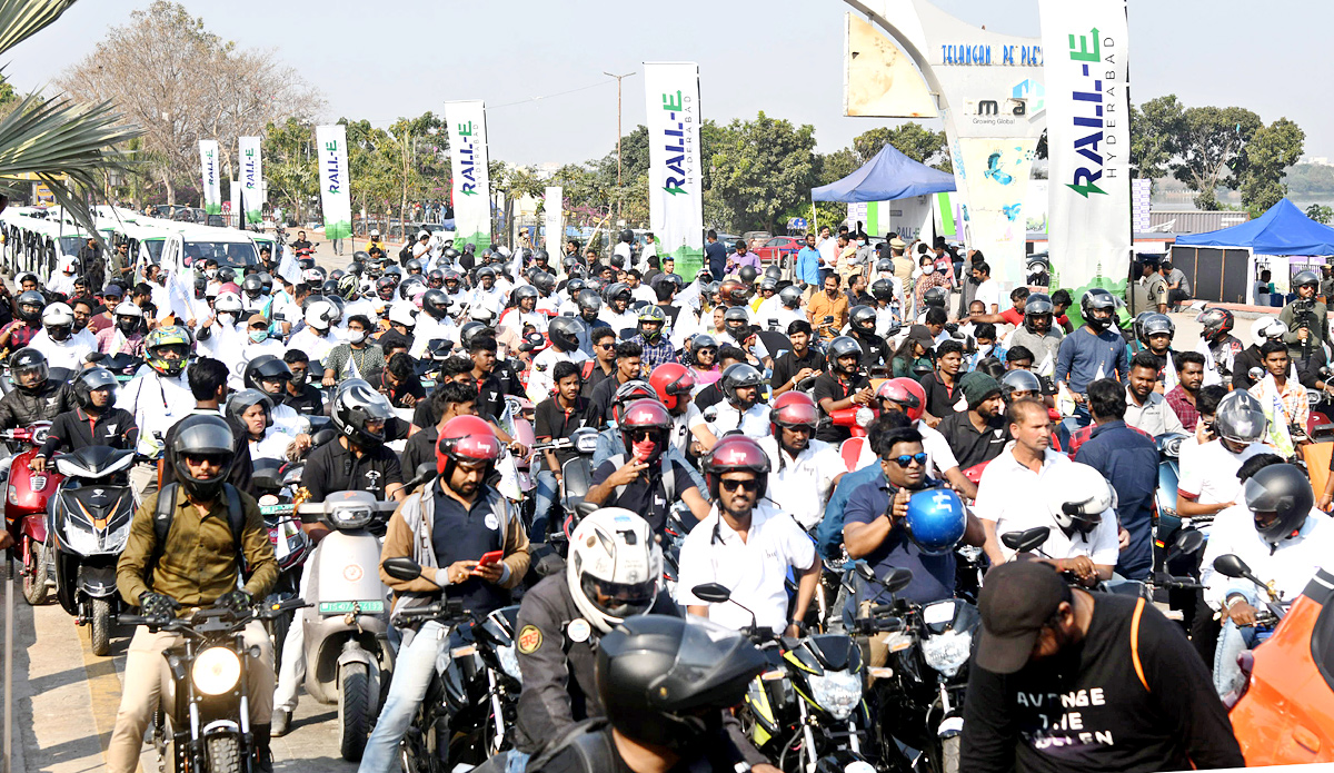 India largest EV rally flagged off in Hyderabad - Sakshi15