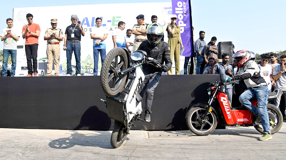 India largest EV rally flagged off in Hyderabad - Sakshi21