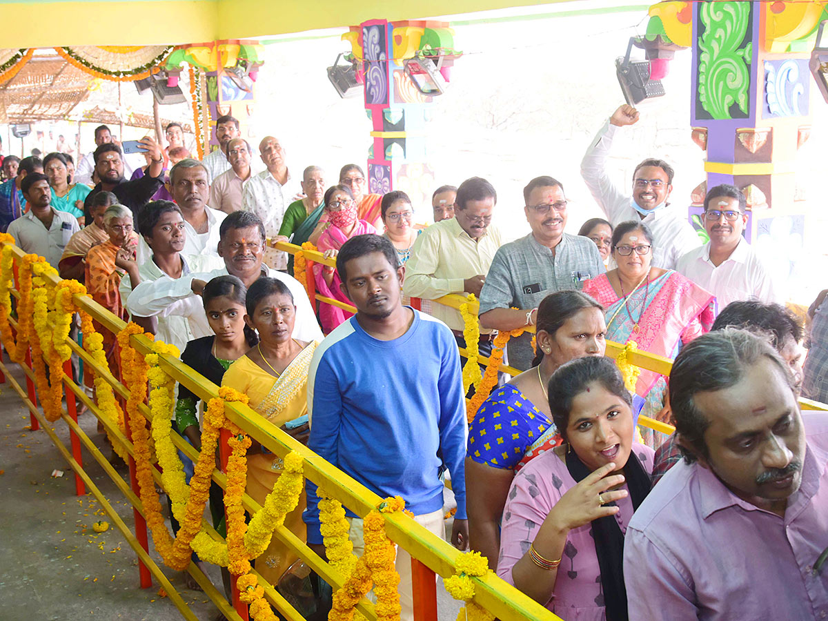 Peddagattu Jathara Durajpalli Photos - Sakshi19