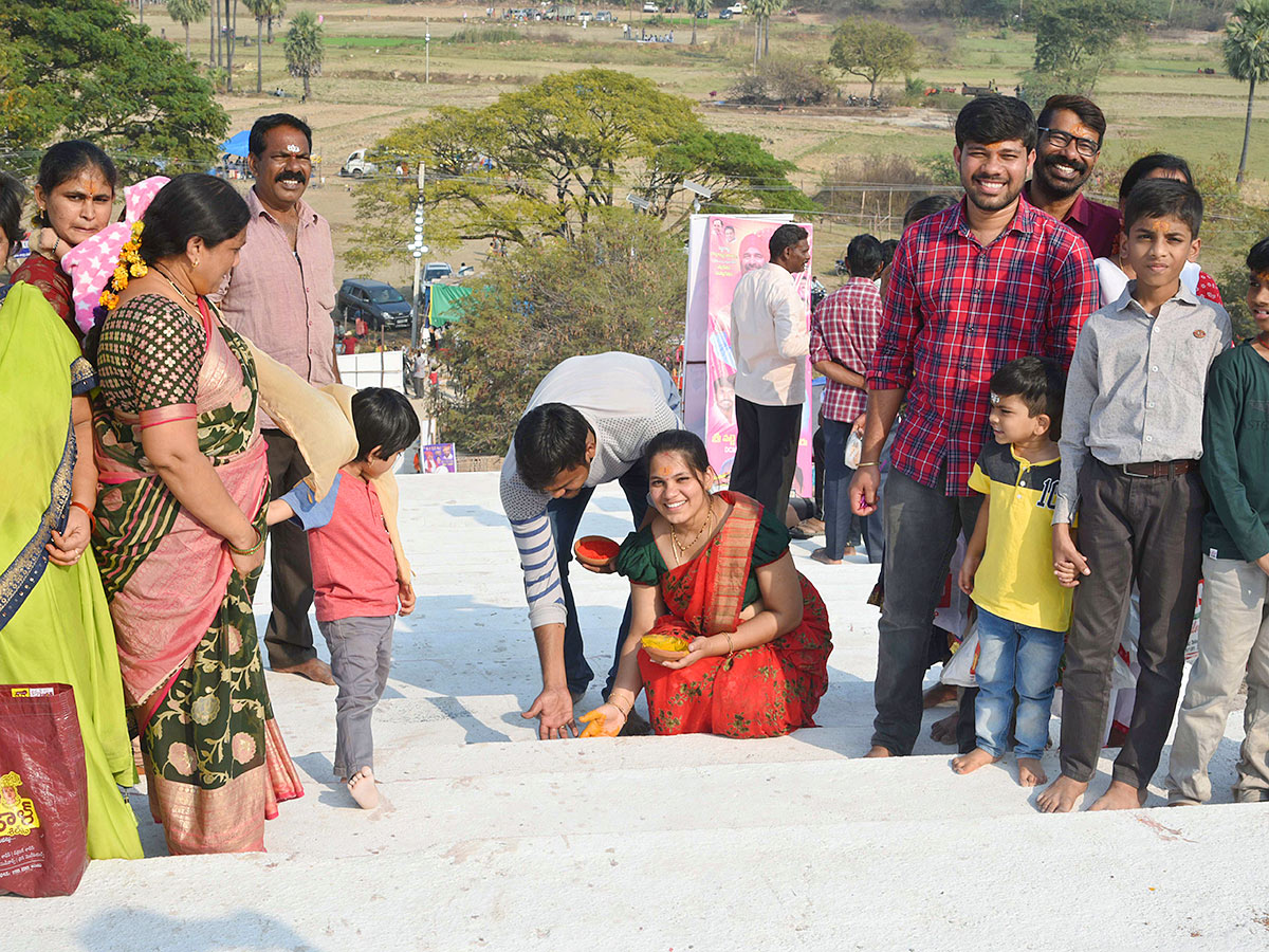 Peddagattu Jathara Durajpalli Photos - Sakshi7