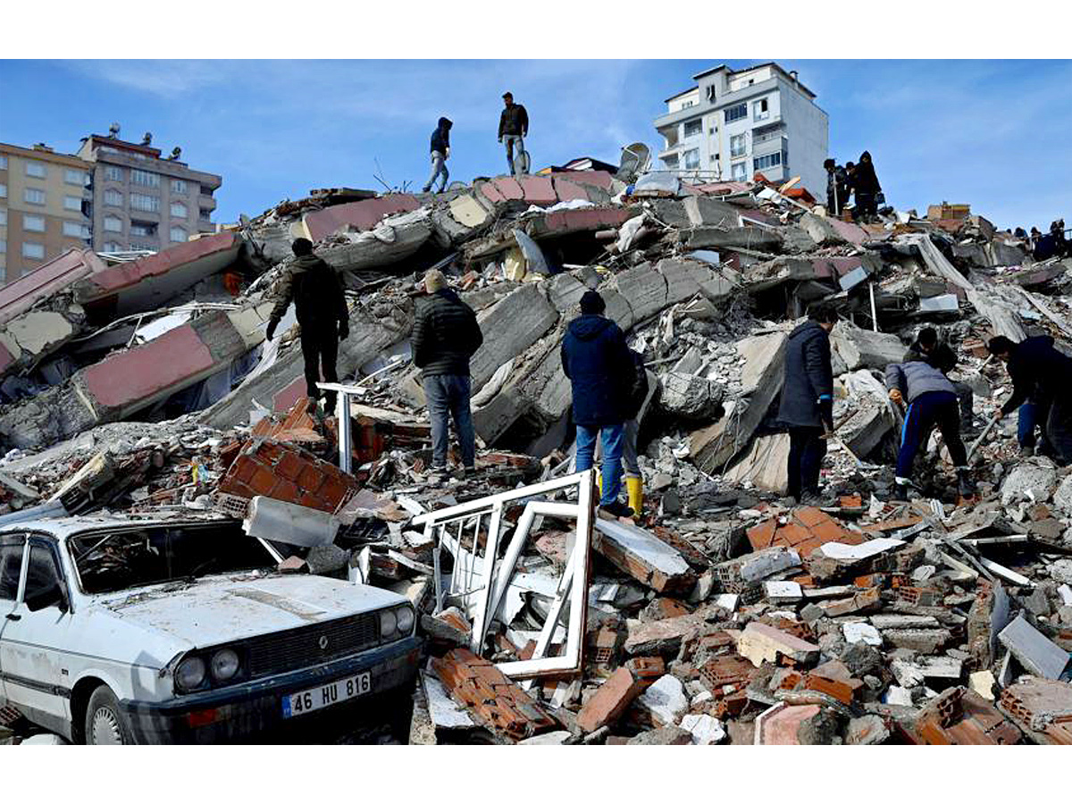 Turkey And Syria Earthquake Heart Touching Viral Photos - Sakshi13