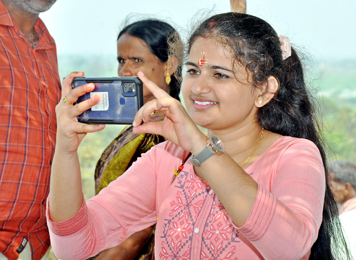 Huge Devotees Rush at Peddagattu Lingamanthula Swamy Jatara - Sakshi25