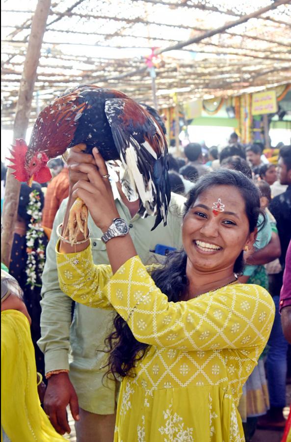 Huge Devotees Rush at Peddagattu Lingamanthula Swamy Jatara - Sakshi28