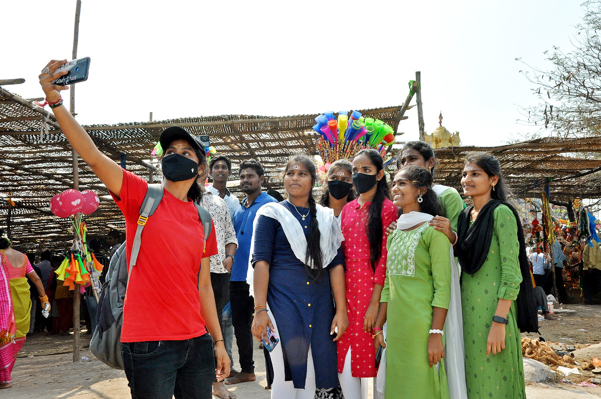 Huge Devotees Rush at Peddagattu Lingamanthula Swamy Jatara - Sakshi23