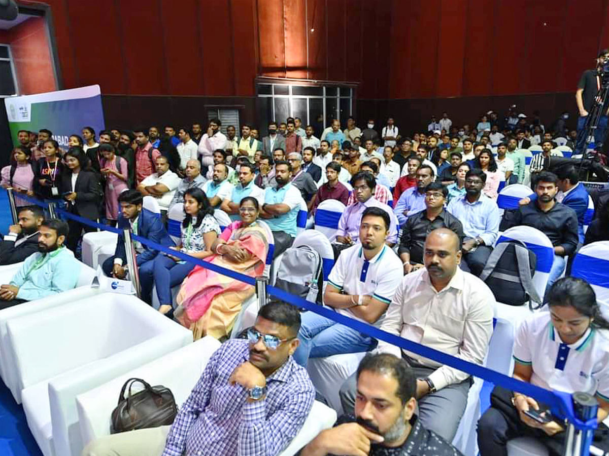 Hyderabad EMotor Show flagged off at Hitex by IT minister KTR Photos - Sakshi6