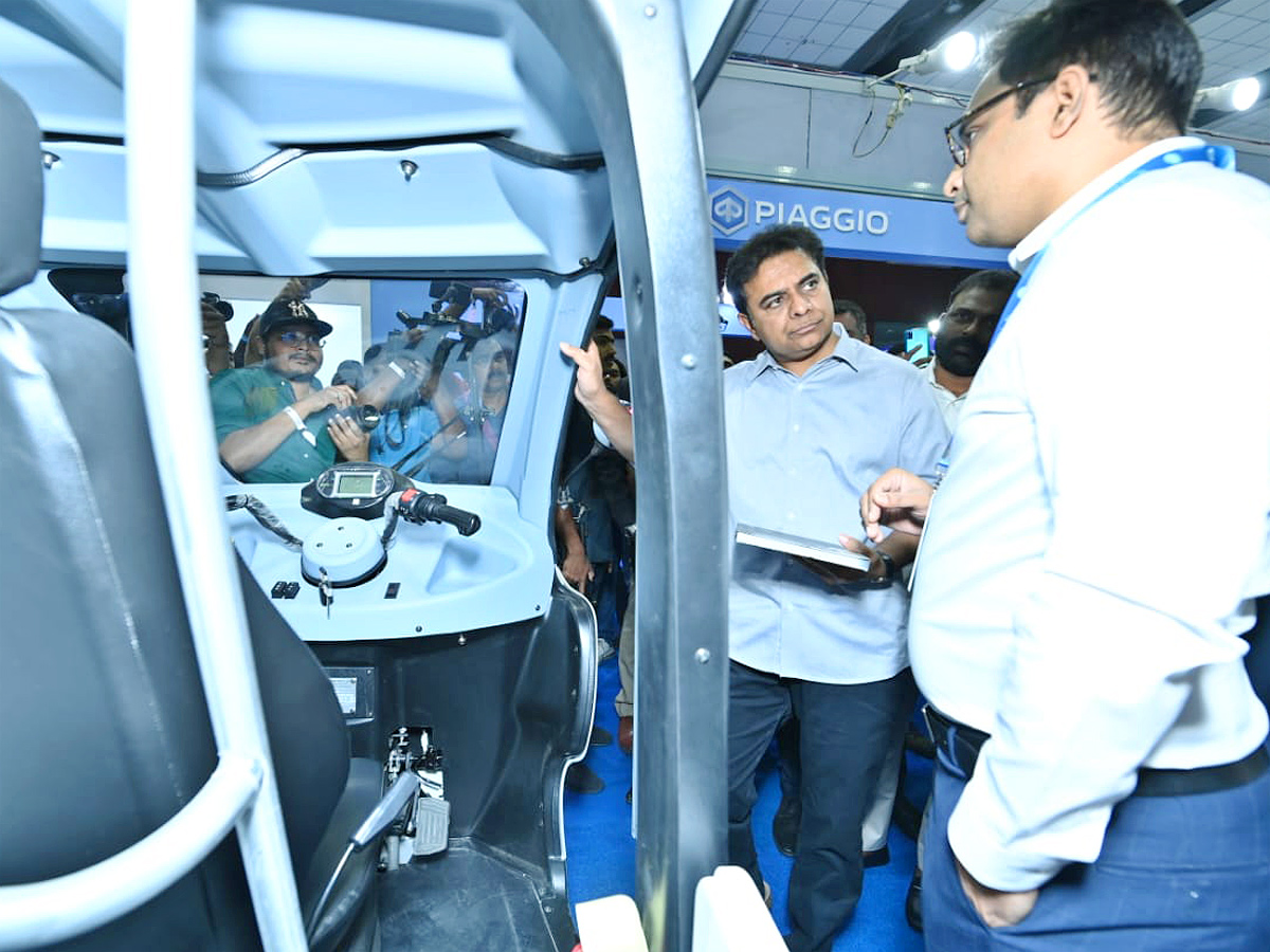 Hyderabad EMotor Show flagged off at Hitex by IT minister KTR Photos - Sakshi9