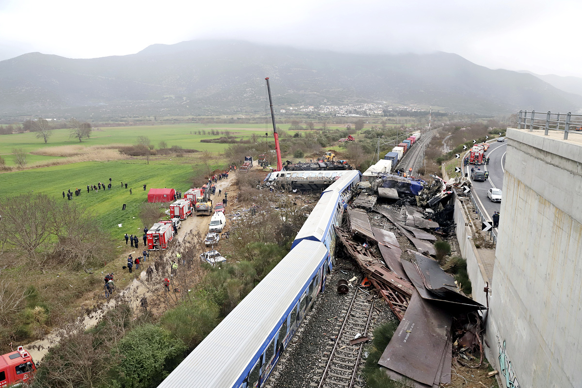 Two trains collide in Greece - Sakshi10