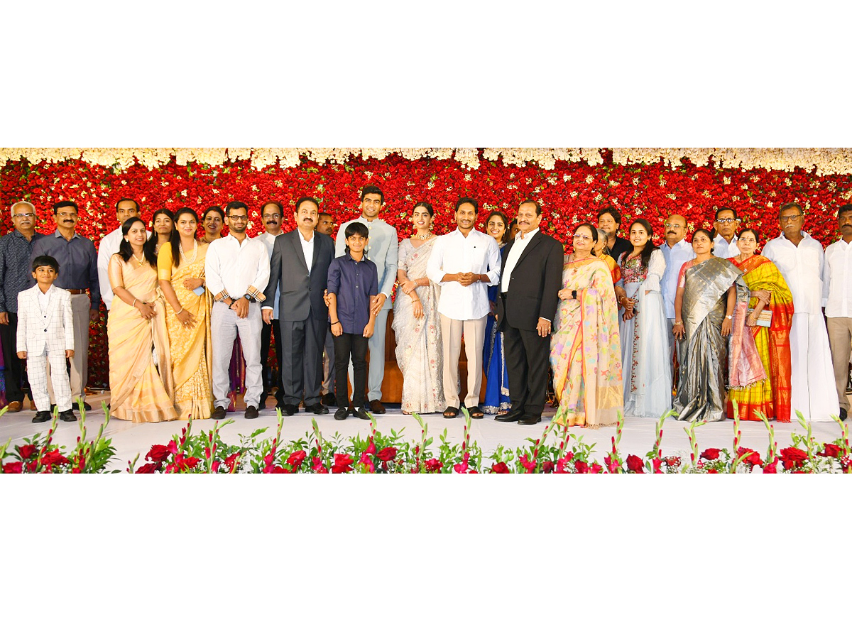 CM Jagan Attends Nidadavole MLA Srinivas Naidu Daughters Marriage - Sakshi8